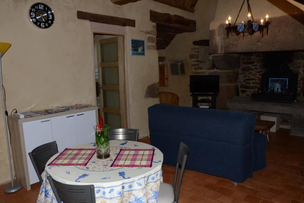 Gite 3 Personnes, Possibilite Table D'Hotes Le Soir Treduder Ngoại thất bức ảnh